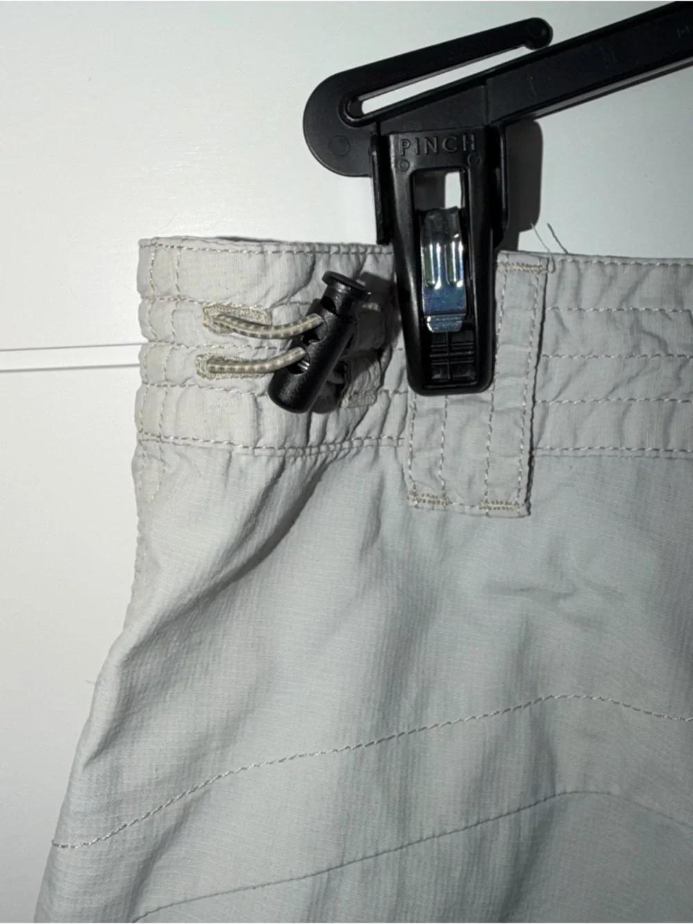 Columbia Titanium Women’s 10 Shorts Khaki Nylon 8.5" Hiking Gorpcore Packable - Picture 7 of 10